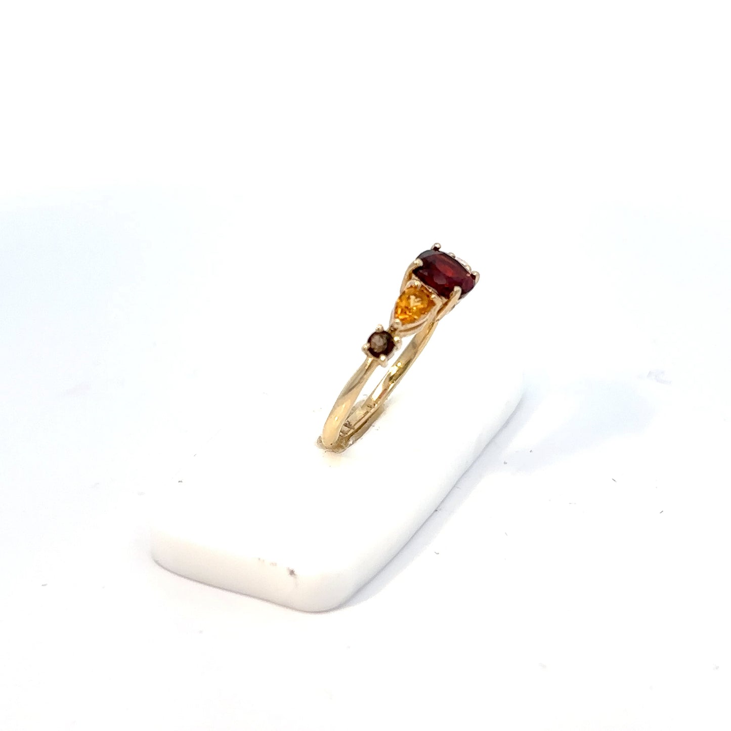 14K Yellow Gold Garnet Center Stone Ring