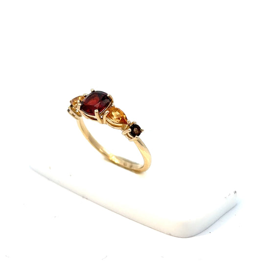 14K Yellow Gold Garnet Center Stone Ring