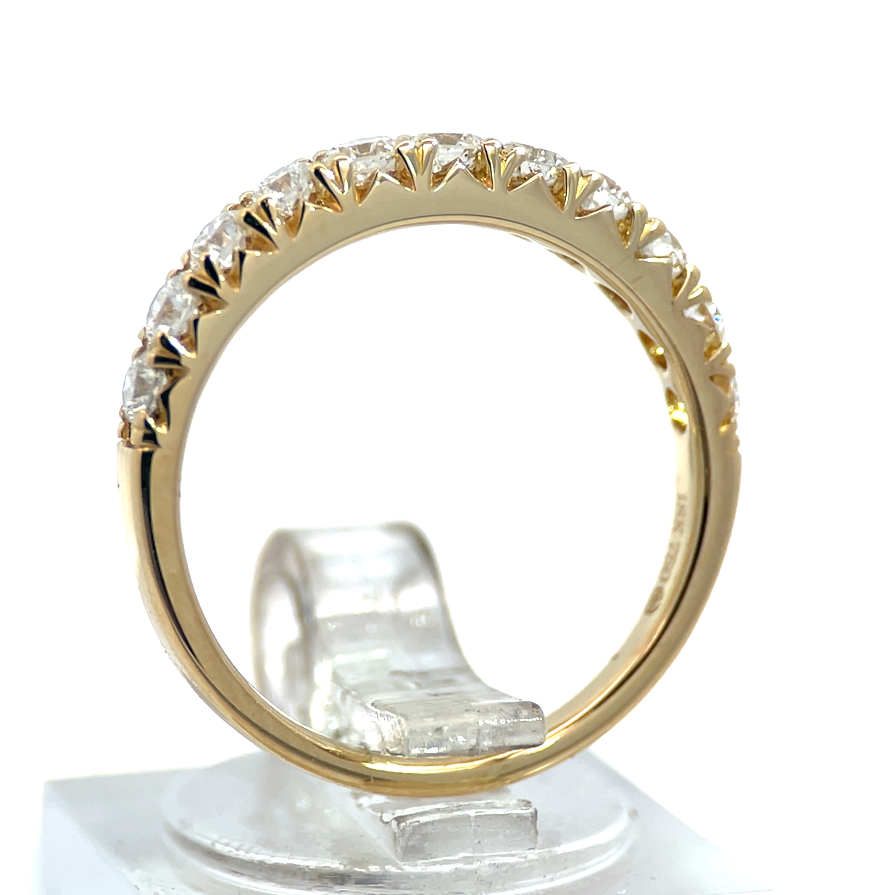 18K Yellow Gold Diamond Band